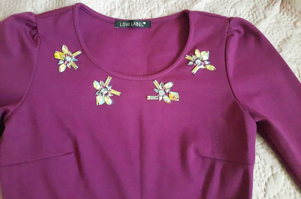 Bluzka z ozdobnym dekoltem