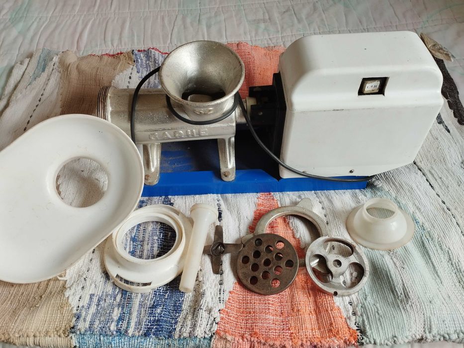 Máquina de cortar carne semi nova