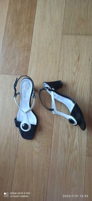 Sandálias, nº. 38, como novas.
