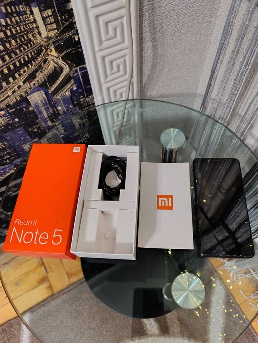 Телефон Xiaomi Redmi Note 5 (3/32)