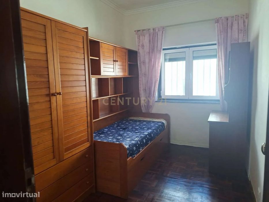 Arrendamento T3 - Andar de Moradia + Sótão - 1.650,00€