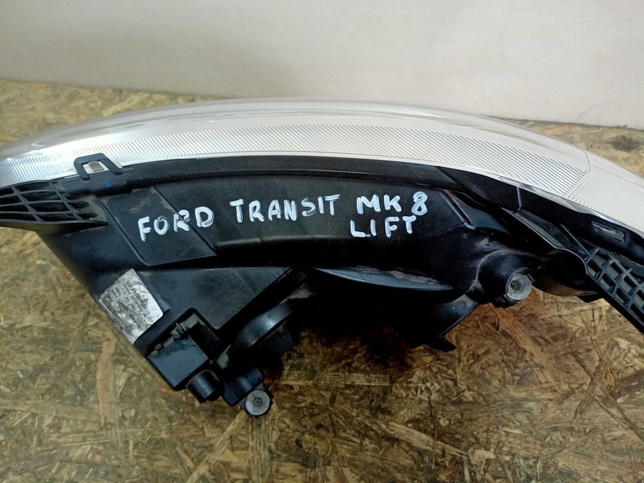 Ford Transit MK8 lampa przód przednia prawa oryginał Anglik UK