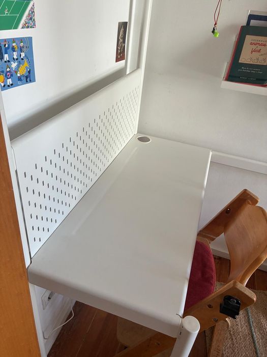 Cama alta IKEA VITVAL + secretária