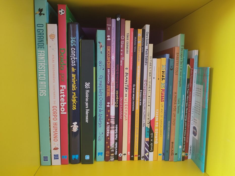 Livros de histórias novos