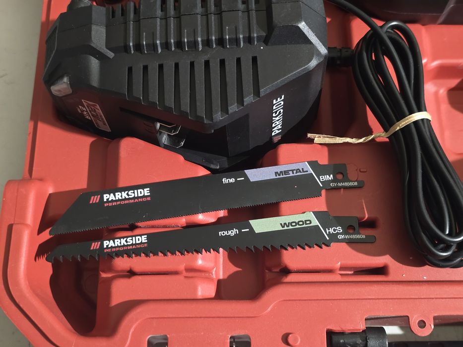 Serra sabre 20v Parkside completa