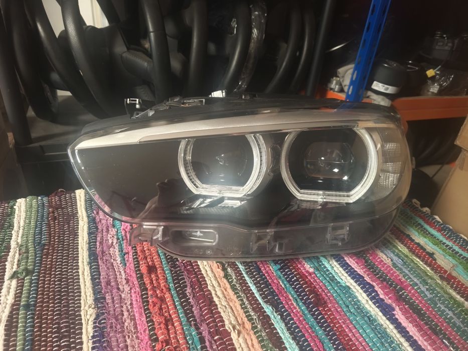 Farol esquerdo BMW F20 LCI full Led fundo preto