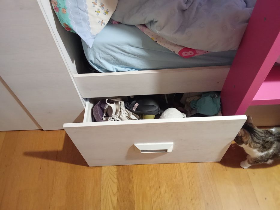 Beliche Infantil Moderno com Roupeiro e Gavetão Integrados – Excelente Estado