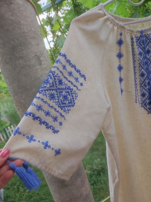 Жіноча вишиванка з льону