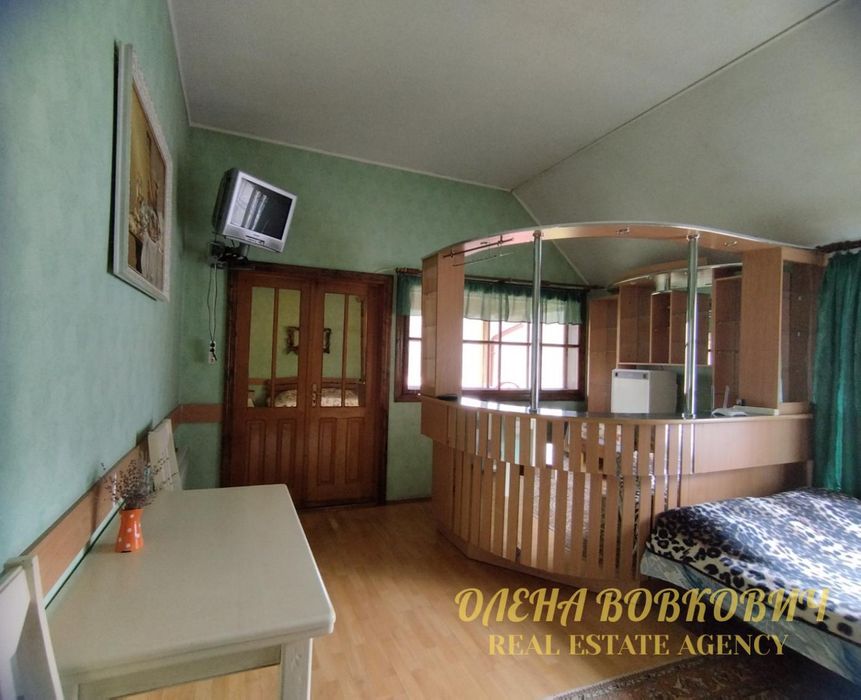 Оренда затишної садиби в Яремче з видом на річку Прут