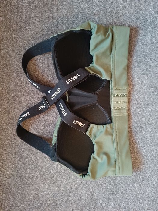 Biustonosz sportowy stronger 75b