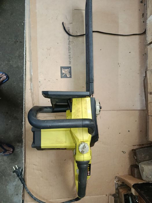Motosserra Elétrica Ryobi 2300W (Lâmina 40cm) – Como Nova