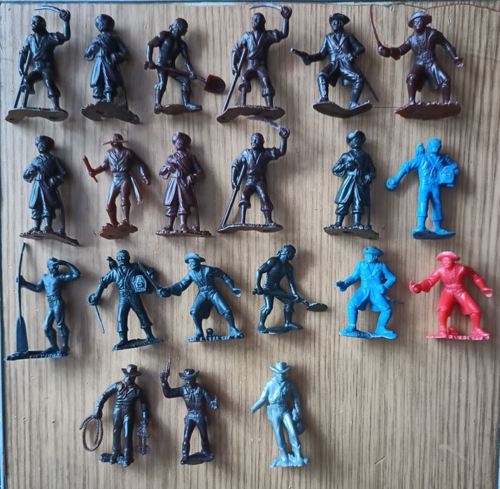 Продам солдатики ДЗИ