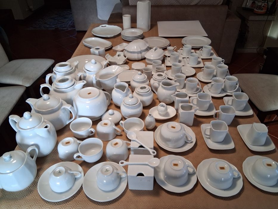 Louça Vista Alegre e outras para utilizar ou pintar