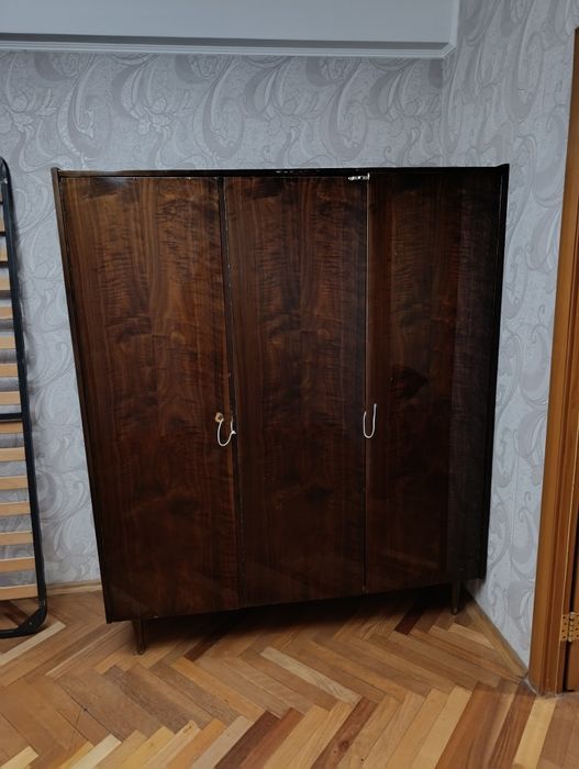 Шкаф 3 дверний віддаємо безкоштовно даром самовивіз самовиніс