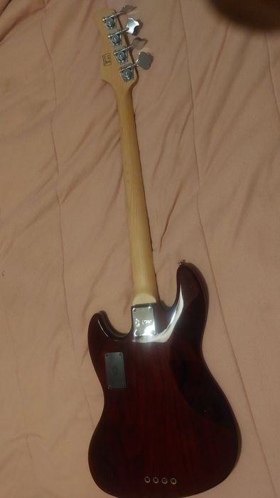 Baixo Marcus Miller V7 Sire - Swamp Ash