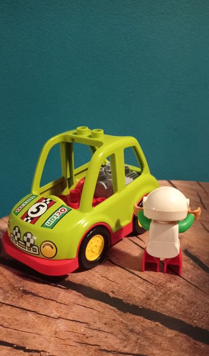 LEGO Duplo oryginalne zielony samochód wyścigowy + kierowca + kanister