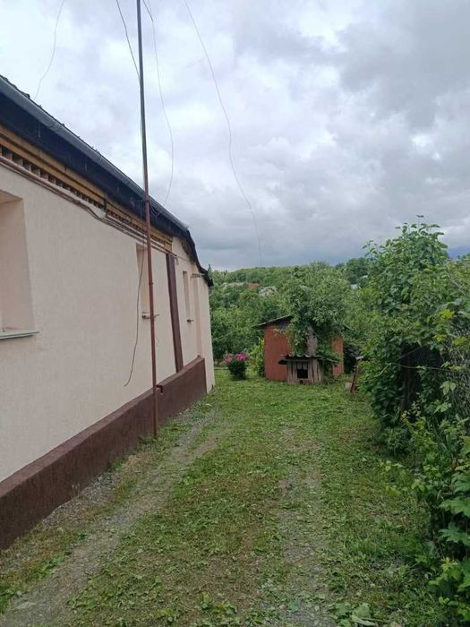 Повністю готовий до проживання будинок в центральній частині міста!