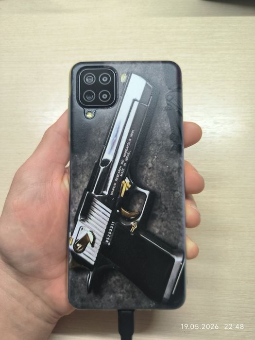 Samsung Galaxy A12 (64GB) — Рабочий в хорошем состоянии