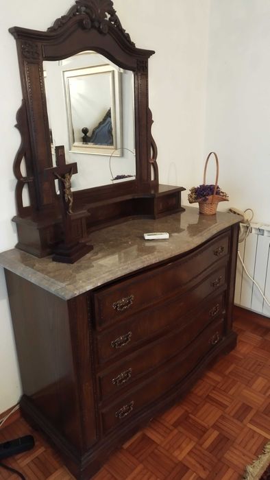 quarto casal em muito bom estado