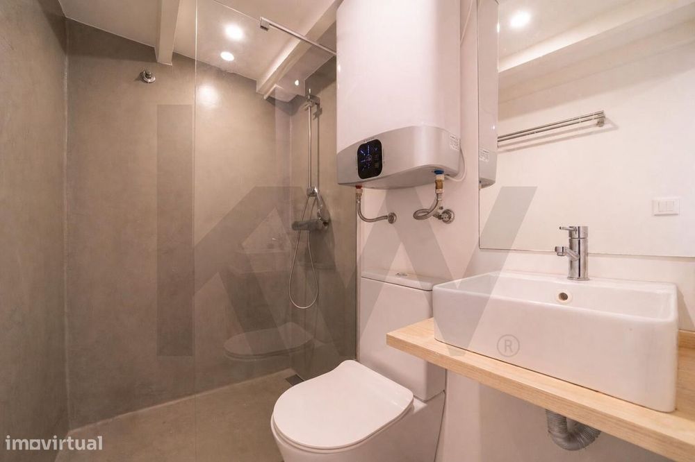 Apartamento T1 Duplex em São Vicente - Lisboa