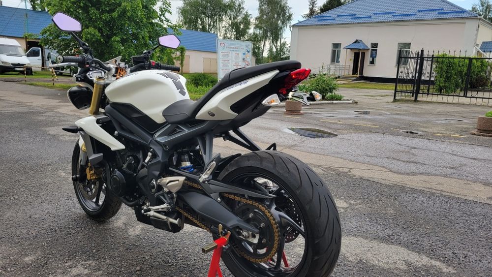 Triumph Street Triple 675 з Японії