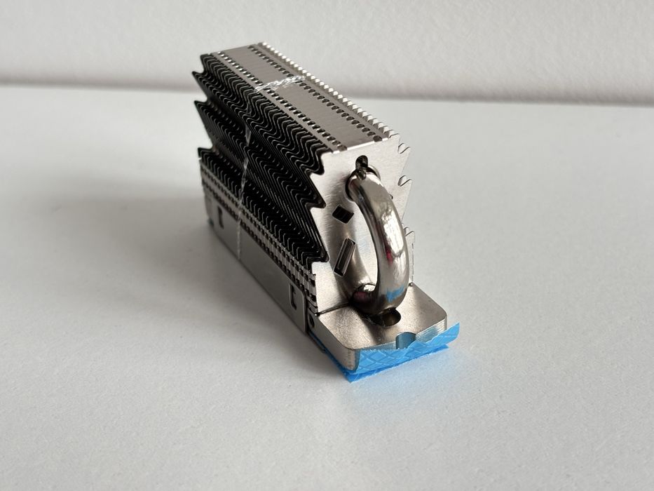 Продам радіатор для SSD диска Thermalright HR-09