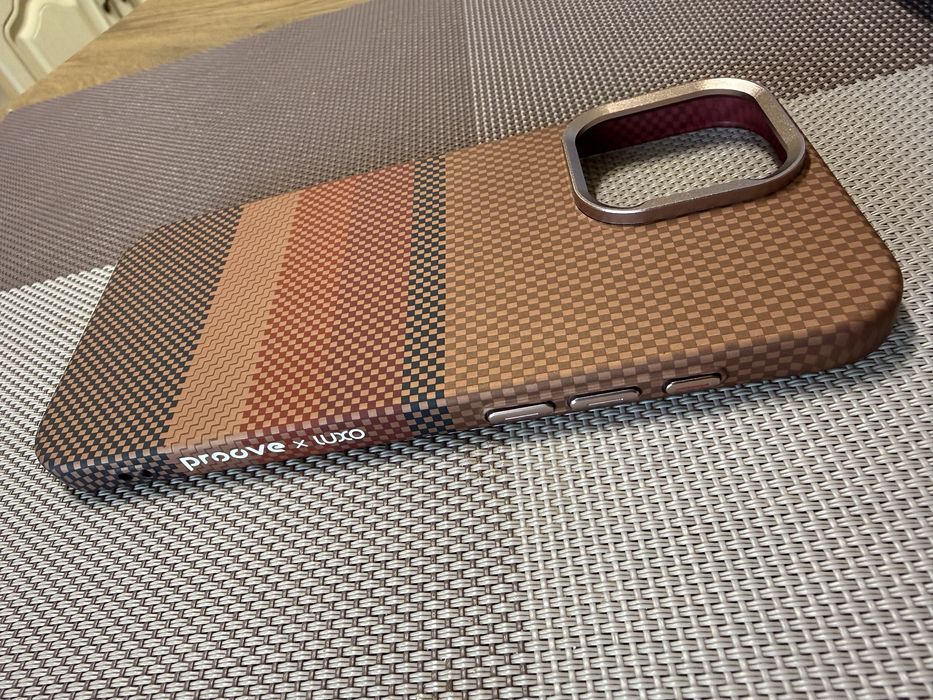 Продам чехол Pitaka и Proove  iphone 16 pro max MagSafe