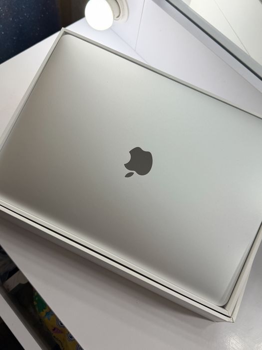 Macbook Air 13 M1 256GB стан нового повний комплект