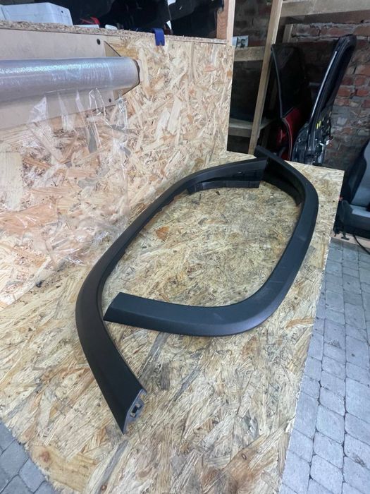 Арки пластикові Rivian