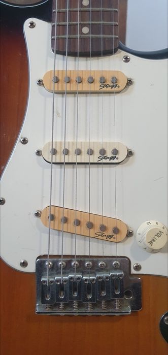 Guitarra Strat Stagg S250