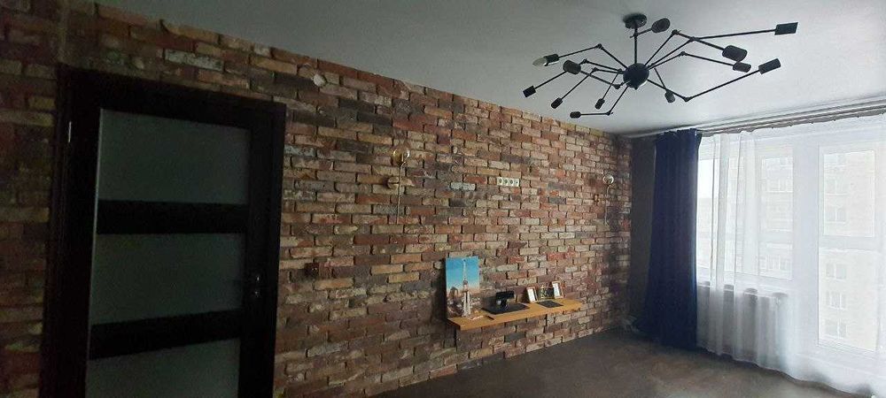 Продам 2 -х кімнатну квартиру м. Зміїв