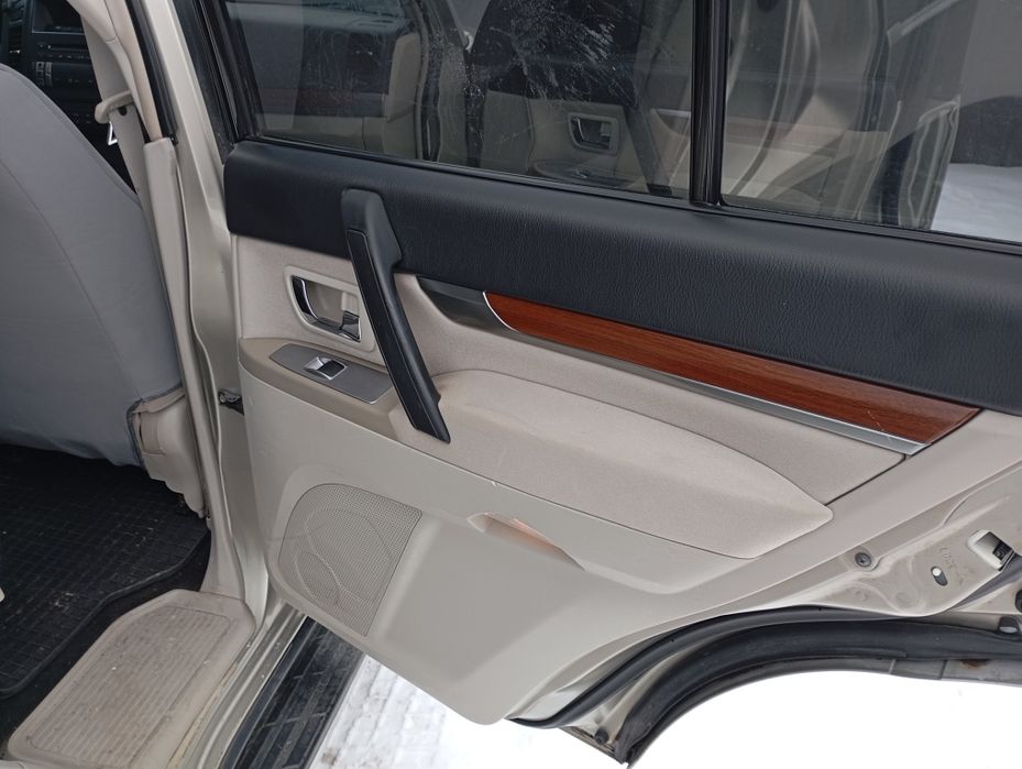 Міцубісі паджеро вагон 2007 газ- бензин