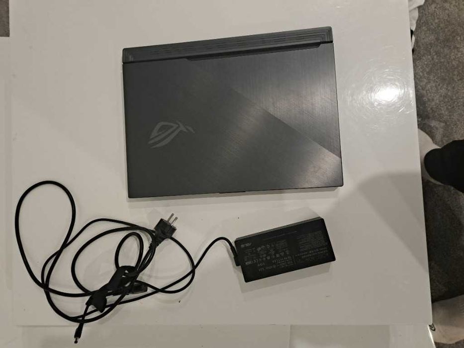 ASUS ROG Strix SCAR III i7-9750/16GB/1TB 240Hz