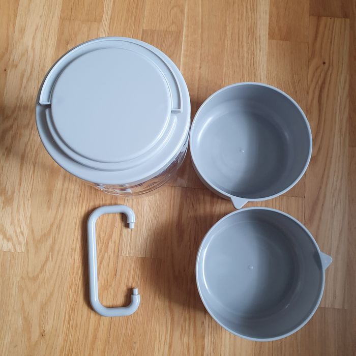 Zestaw podróżny na karmę dla psa z miskami