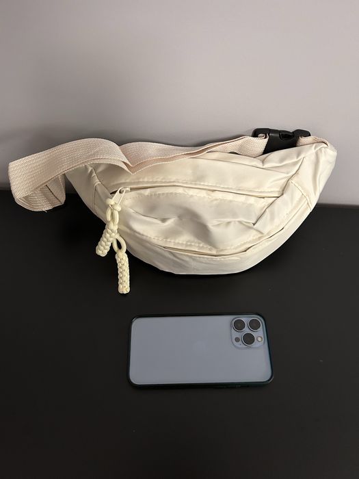 Duża pojemna saszetka nerka lub torba na ramię crossbody lekka