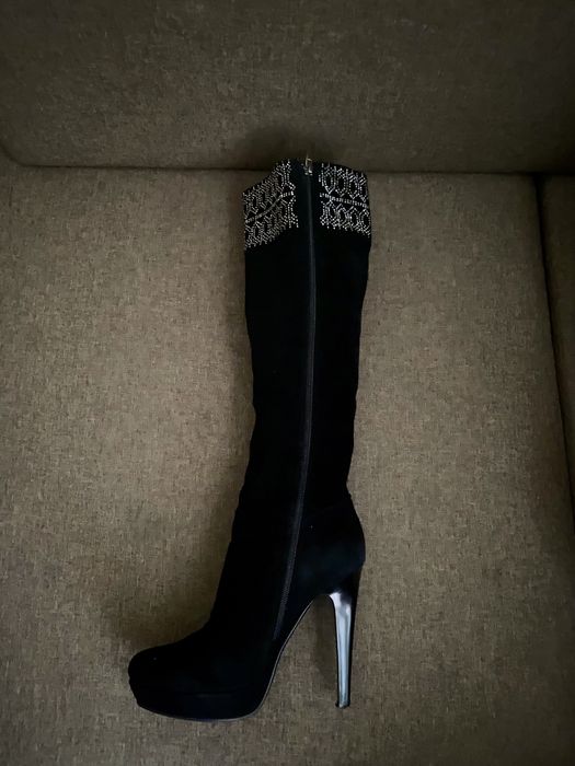 Красивые нарядные сапоги в натуральной замше 37 р