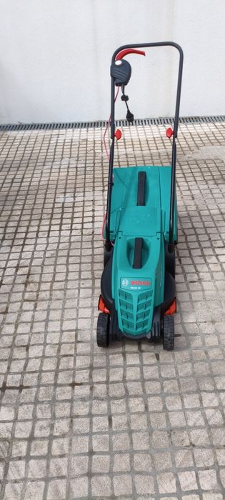 Corta relva Bosch Rotak 32 ki