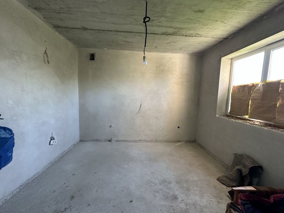 Продам особняк вул. Коновальця з балконами та гаражем площа 170м2