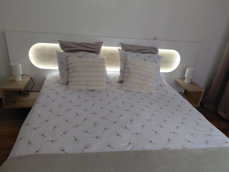 Cama + colchão  + comoda