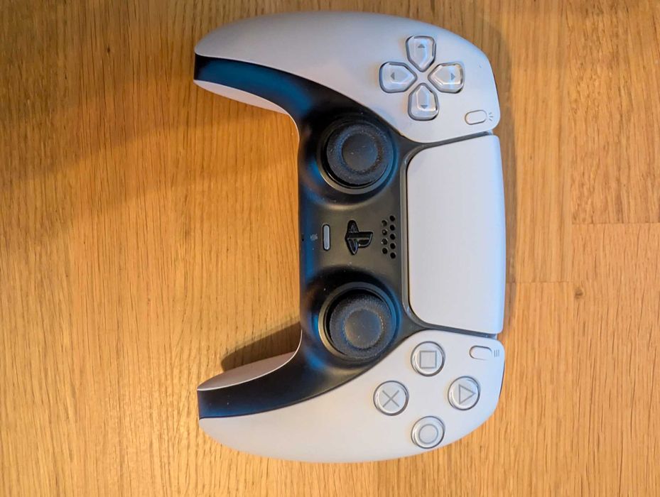 Konsola Sony Playstation 5 wersja z napędem + komplet gier