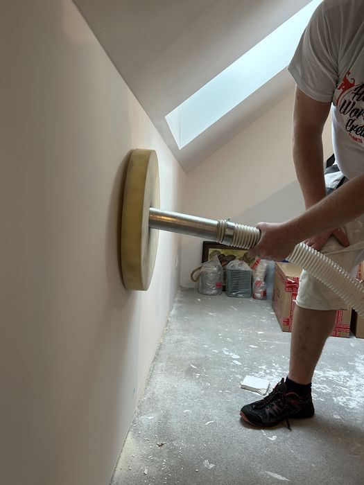Wdmuchiwanie wełny celulozy adaptacjapoddasza Program Czyste Powietrze