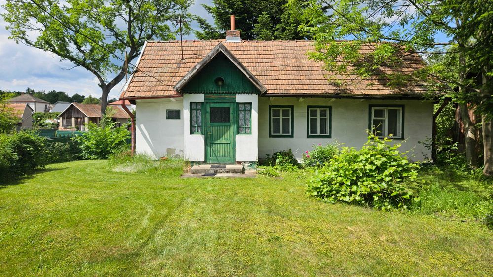 Działka ok 22 a z zabudowaniami - Rzezawa