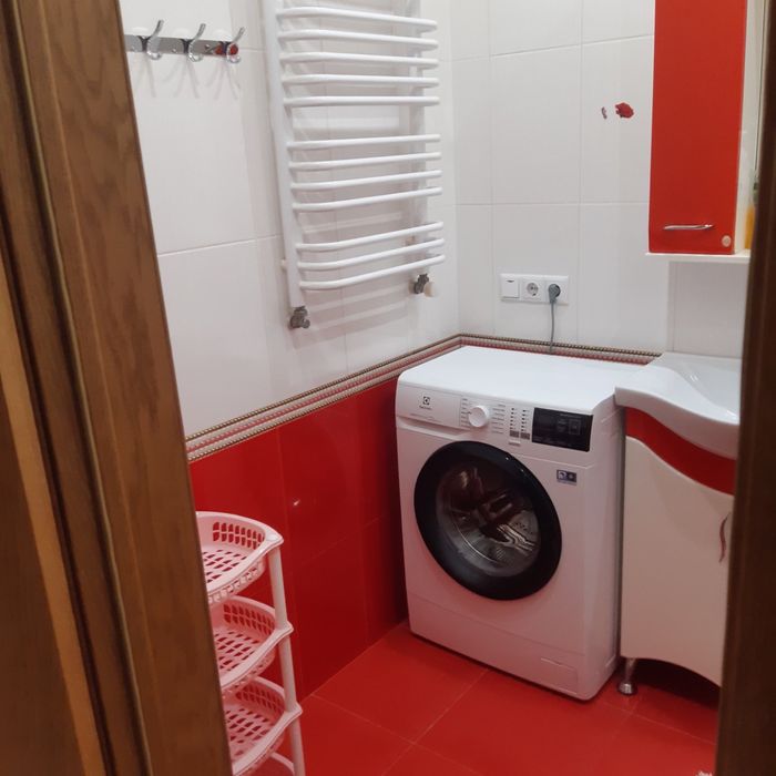 Здаю  подобово. КВАРТИРУ   велику центр Мазепи    !!! Погодинно