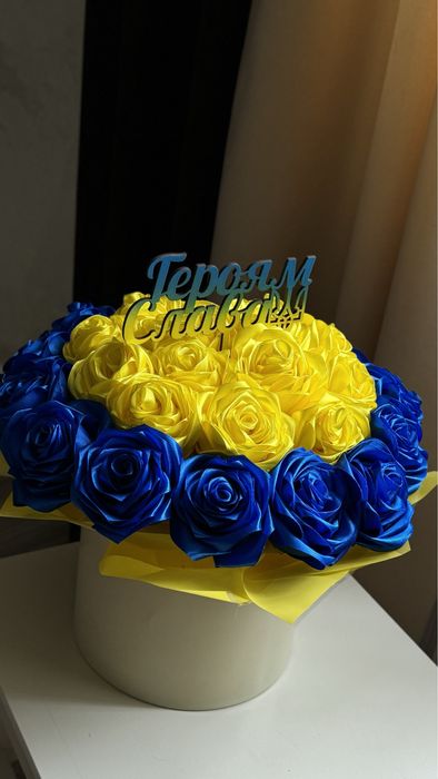 Букети з атласних стрічок