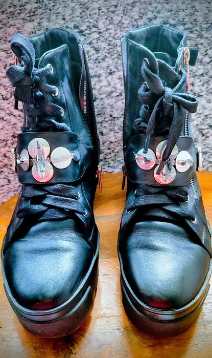 Botki damskie skórzane.