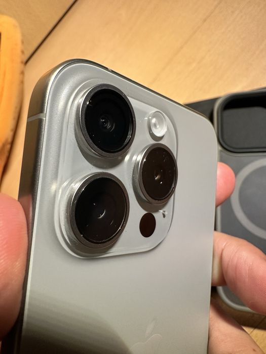 iPhone 15 Pro (256GB - Garantia Dez 2026)