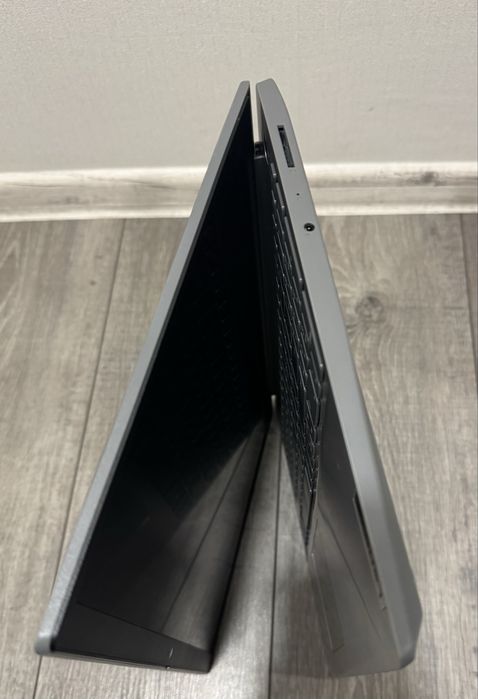 Ігровий ноутбук Lenovo. MX330, i3 1005G1, 12Gb DDR4, NVMe256Gb.