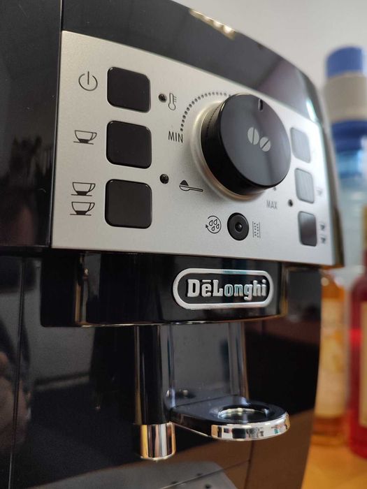 Кавоварка Delonghi Magnifica S ECAM 22.110