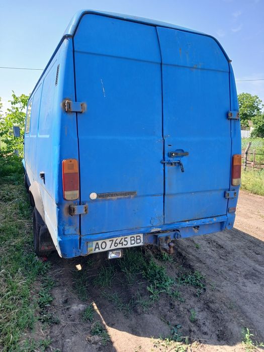 Мерседес  т2  в хорошому  стані