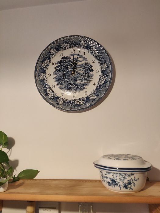 Zegar porcelanowy Old Castle Barratts sygnowany